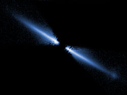 Disco secundario de polvo alrededor del sistema AU Microscopii. Imagen del Telescopio Espacial Hubble.